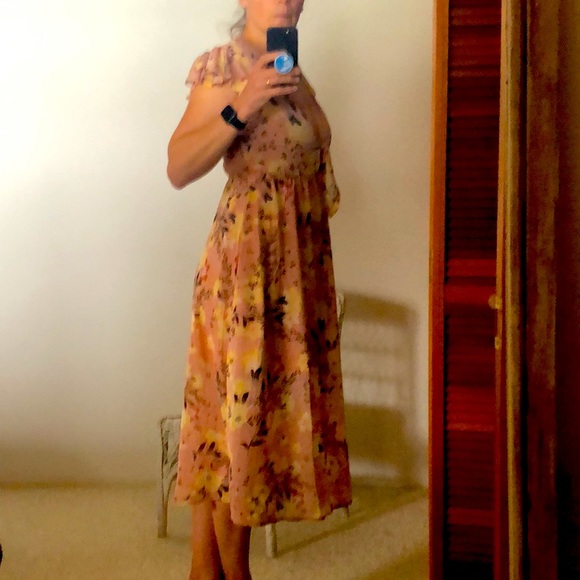 Deep V with Tie front flowy dress - Picture 5 of 5